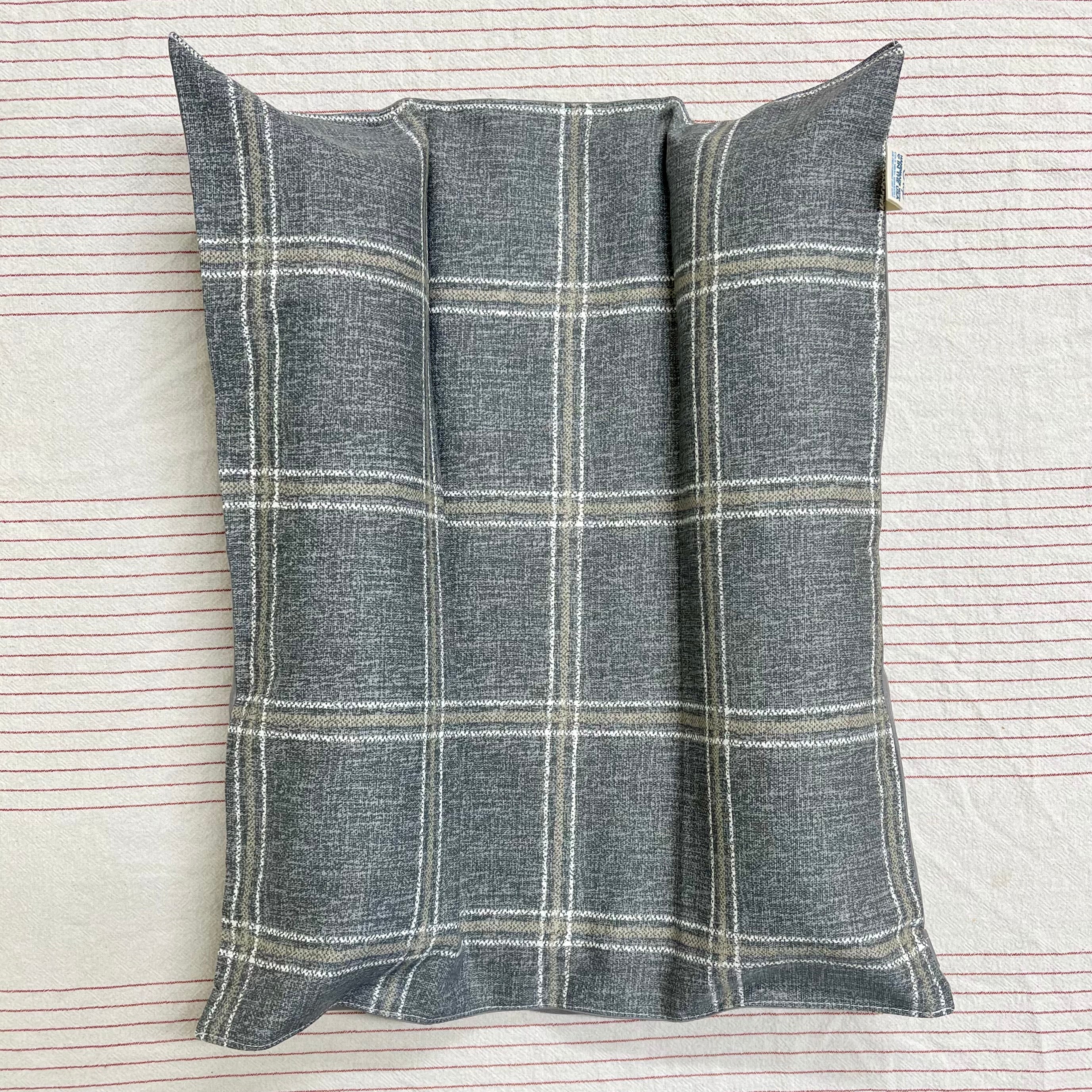 Hop n' Flop Bed – Full Set (Cushion + Cover)