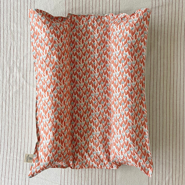NEW! Hop n' Flop Snuggle Bed
