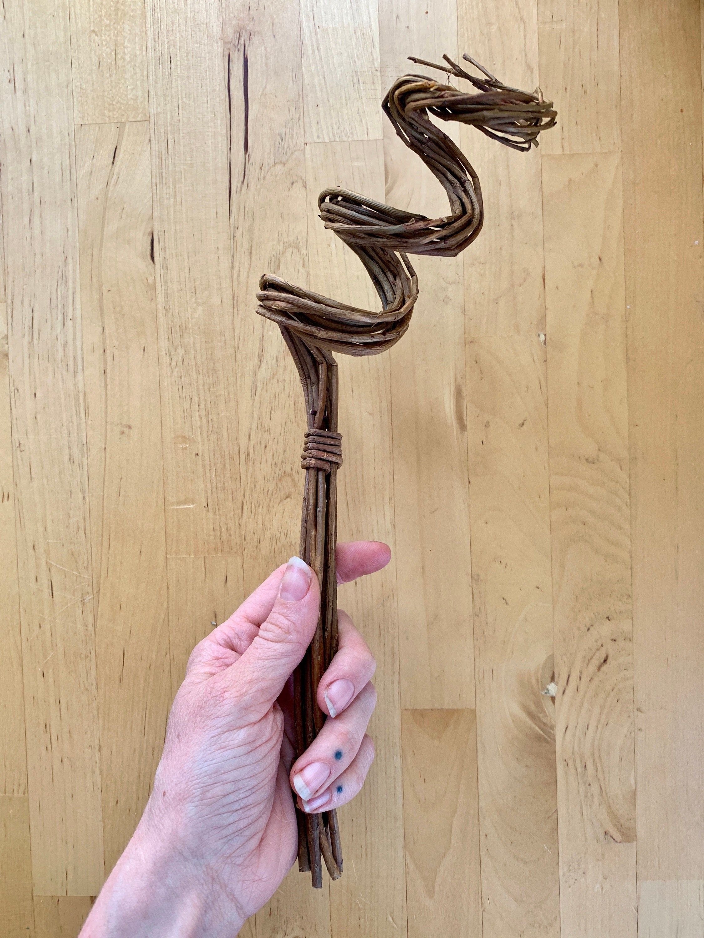 Curly Q Stick