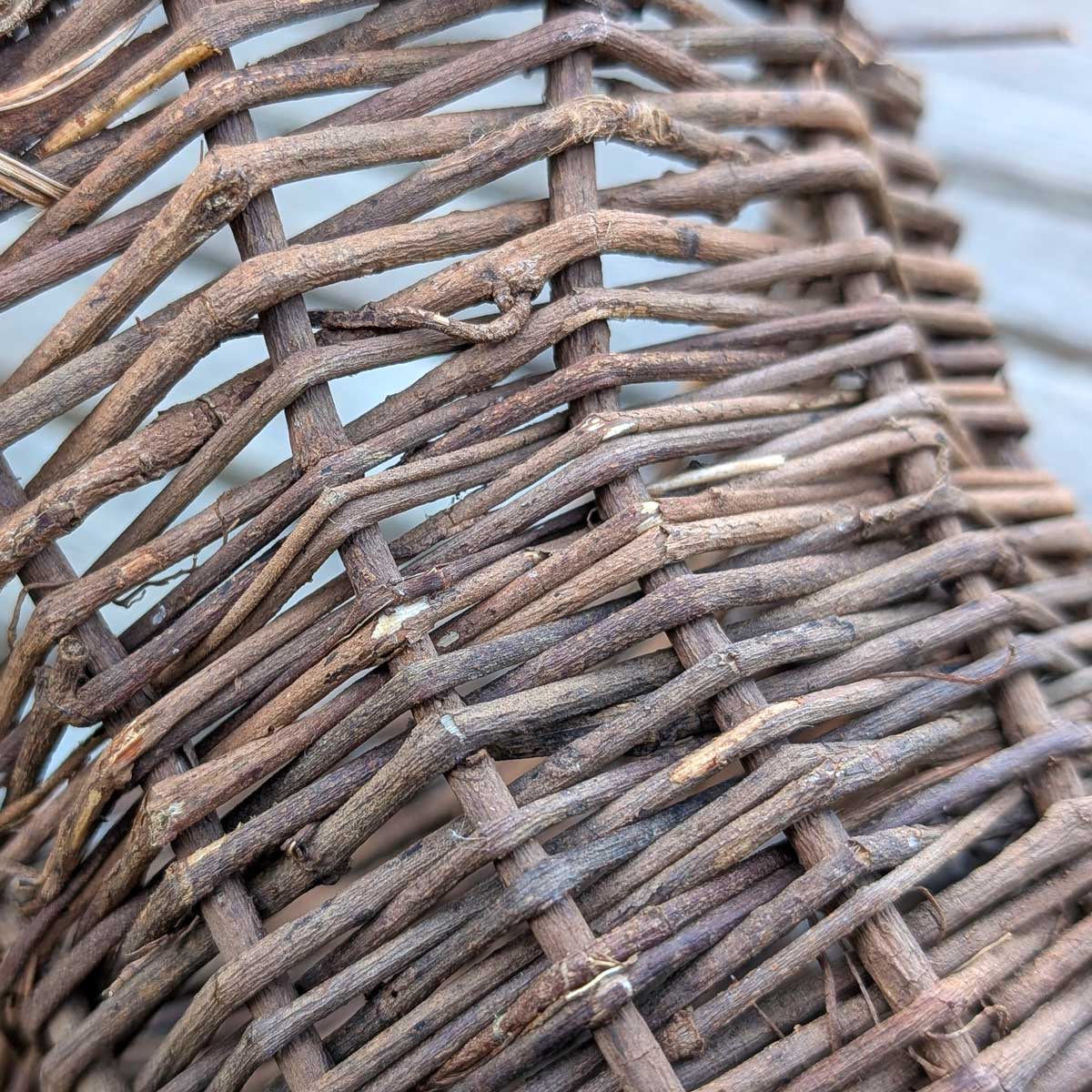 Grapevine Basket (unpeeled)